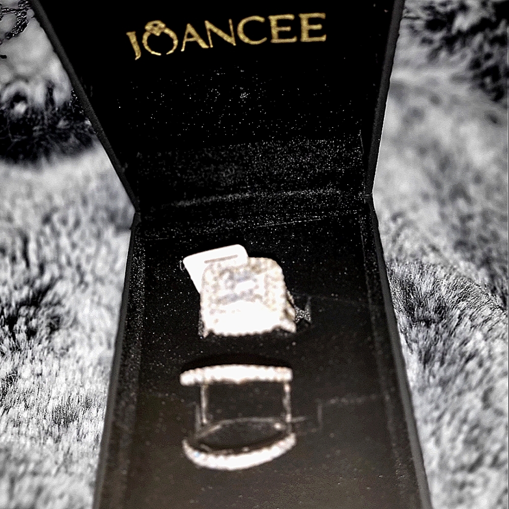 Joancee wedding ring set